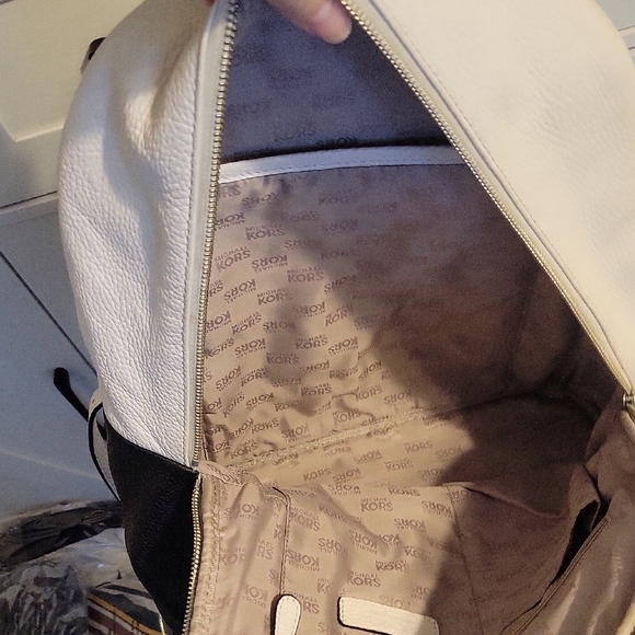 Michael Kors pebbled leather Two-Tone Black and White Women's Backpack - Picture 7 of 10